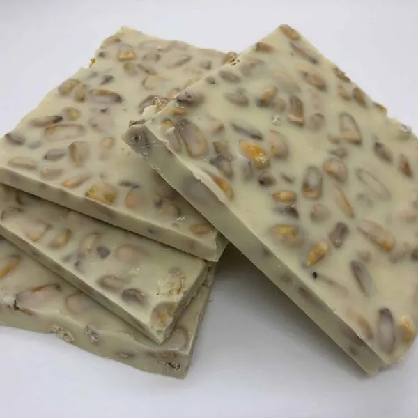 Chocolate blanco con frutos secos