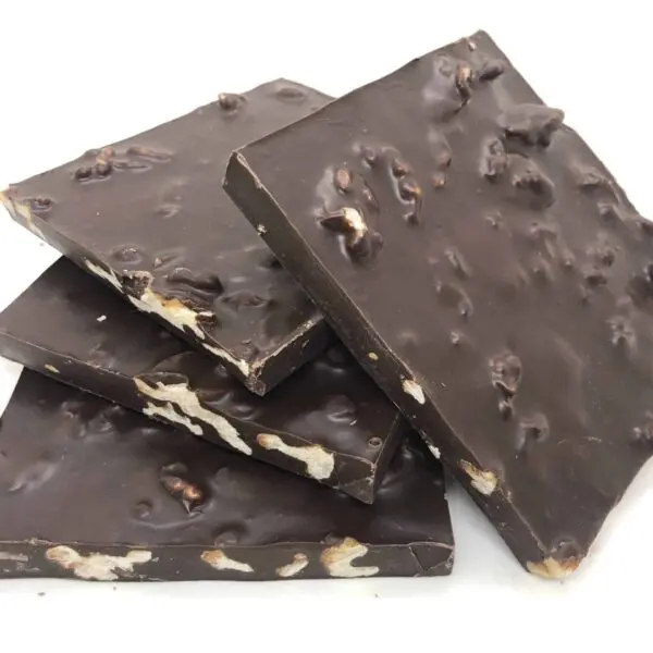 Chocolate negro sin azúcar con almendras o nueces