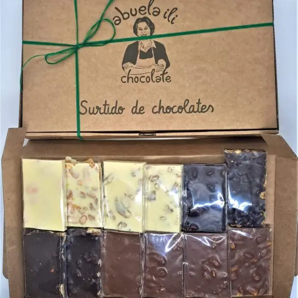 Caja surtida de turrón de chocolate negro, con leche y blanco