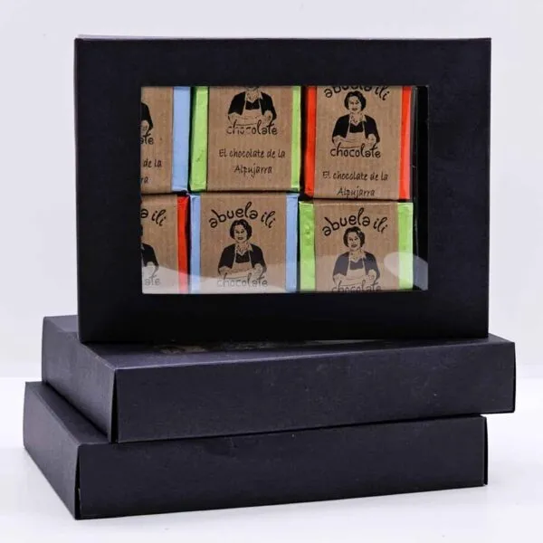 Caja negra con 12 mini tabletas de chocolate artesano surtido